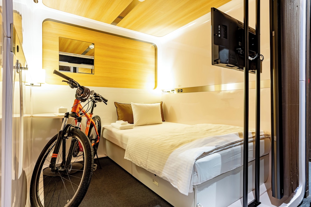 Female Only, Pod, Superior, Single Bed
