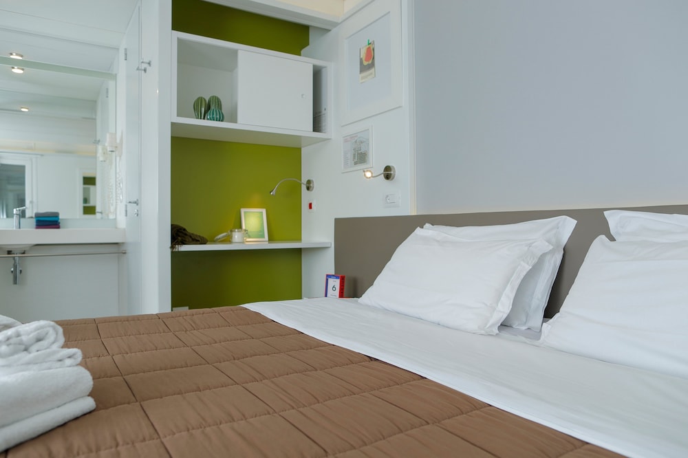 1 BEDROOM, DELUXE, BUNGALOW