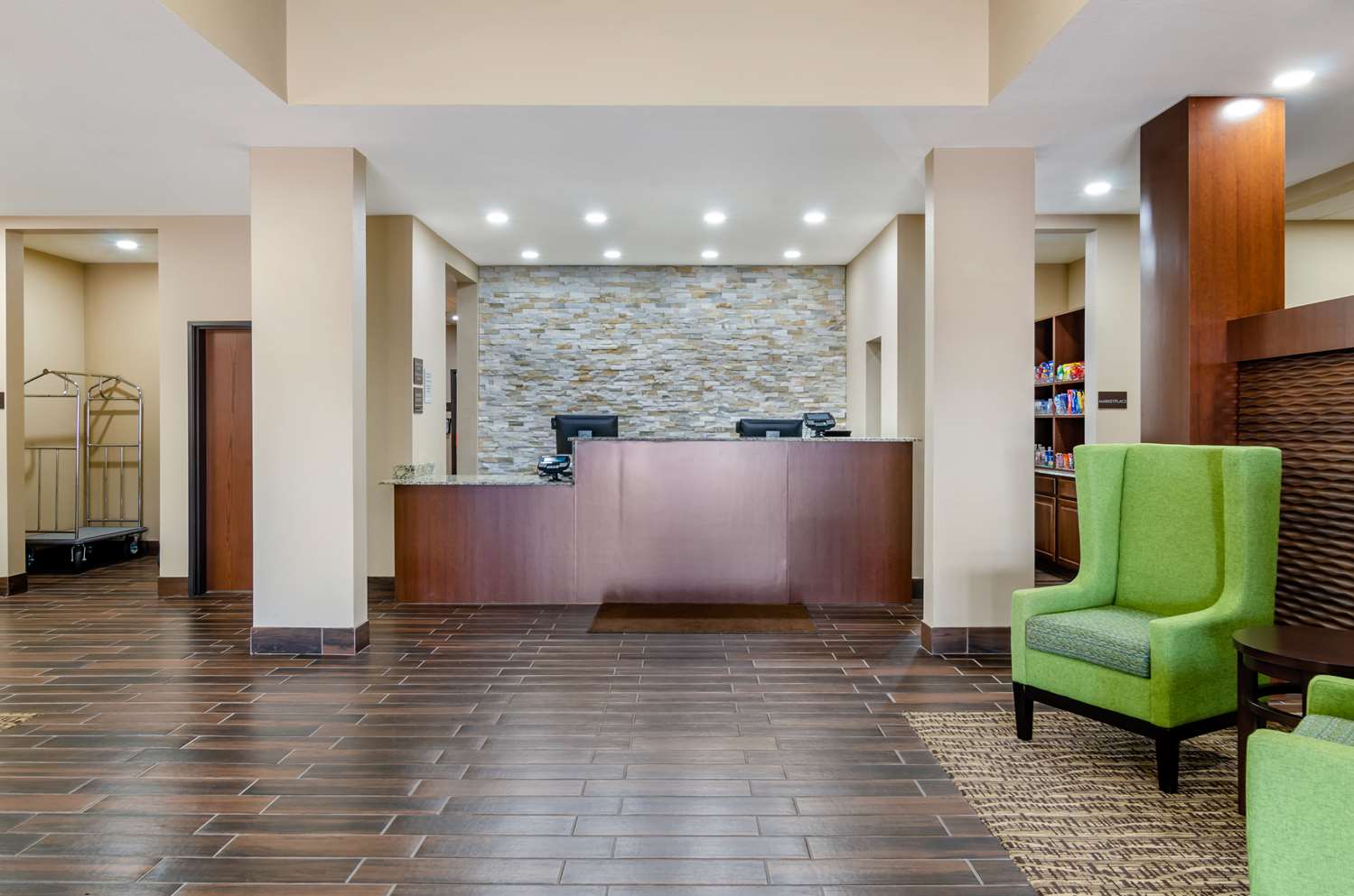 Comfort Inn & Suites Salina North 3/30