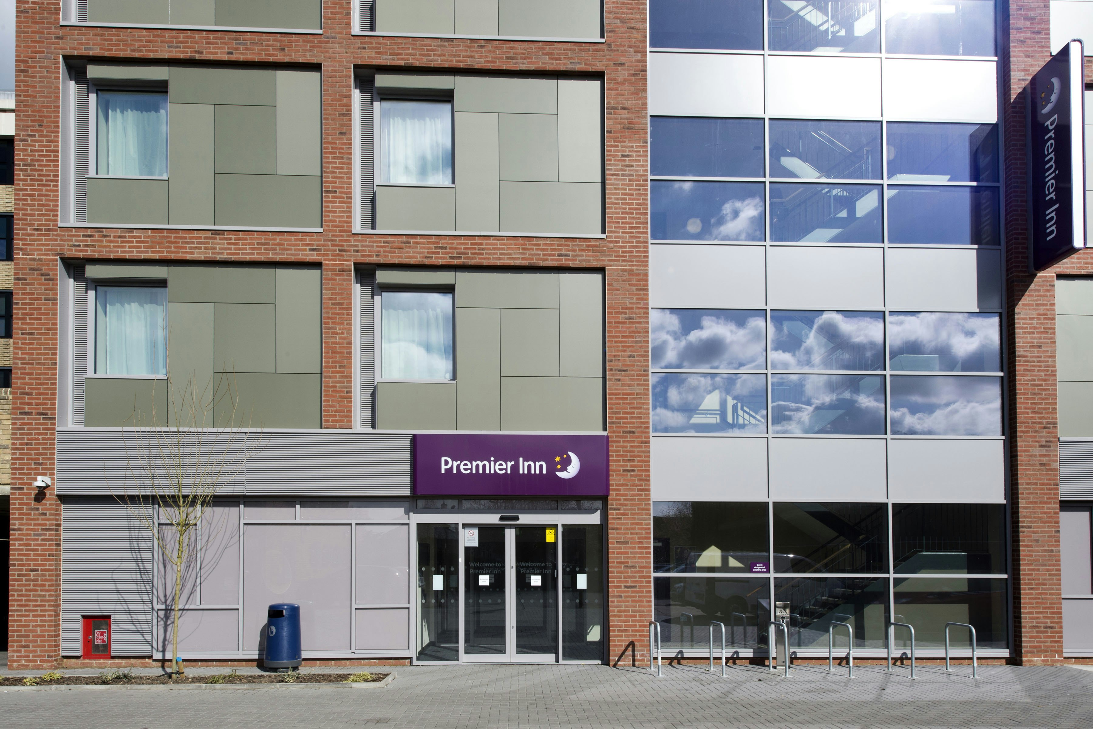 Premier Inn London Southgate in LONDON