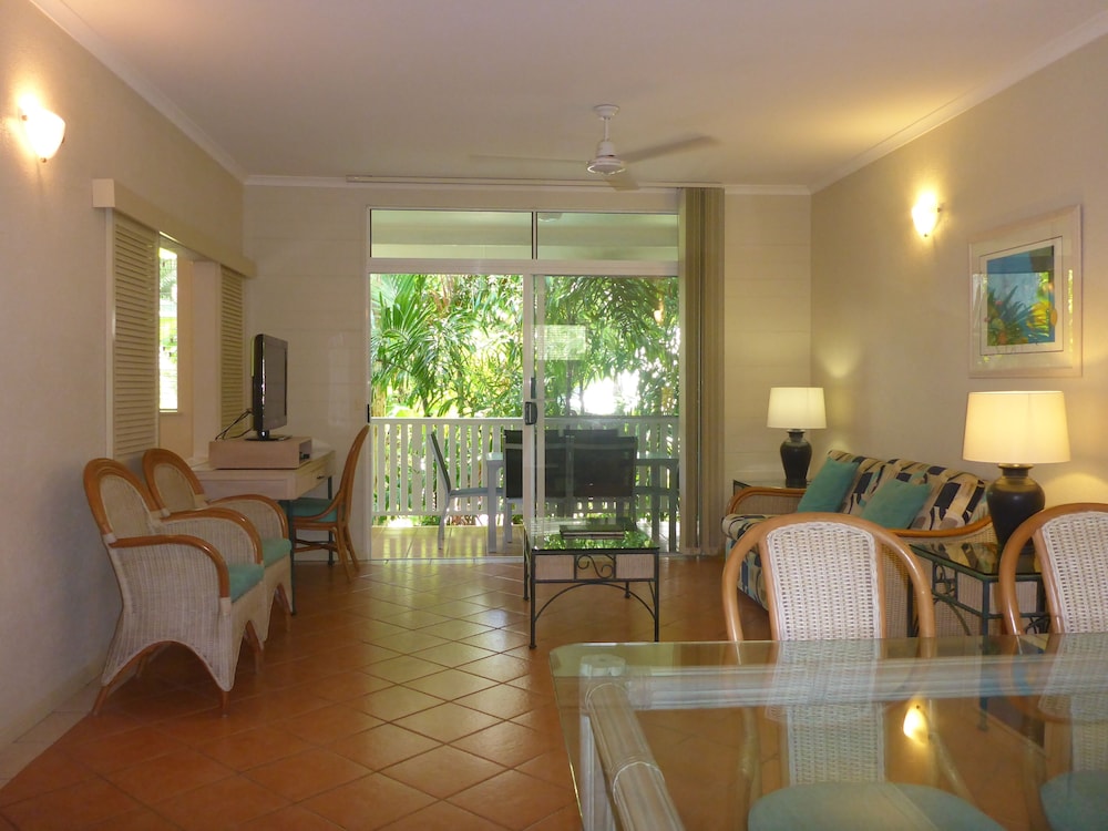 Palm Cove Tropic Apartments 12/26