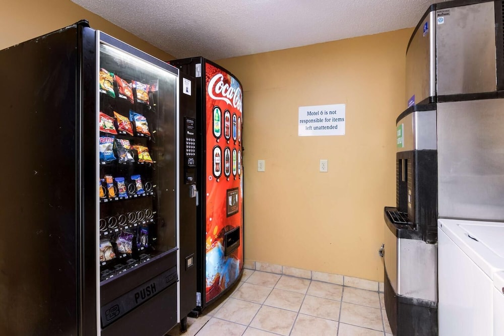 Rodeway Inn and Suites Macon photo2