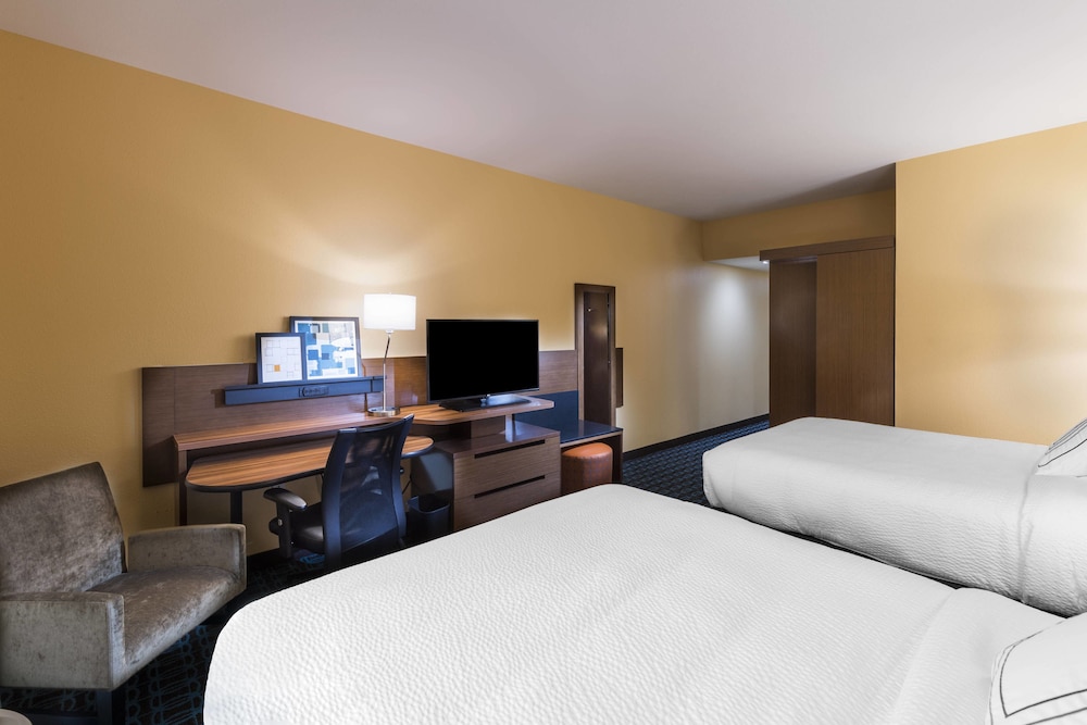 Fairfield Inn Suites Dallas Waxahachie 12/34