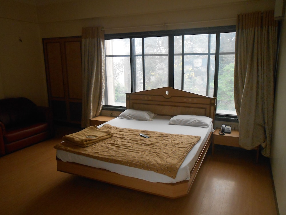 Hotel Pooja International 12/38