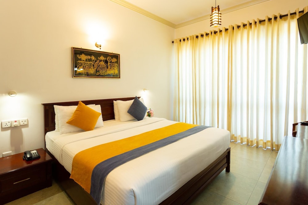Yo Hotel 18/75