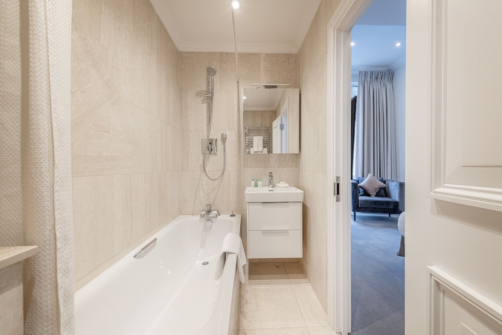 20 Hertford Street 50/50