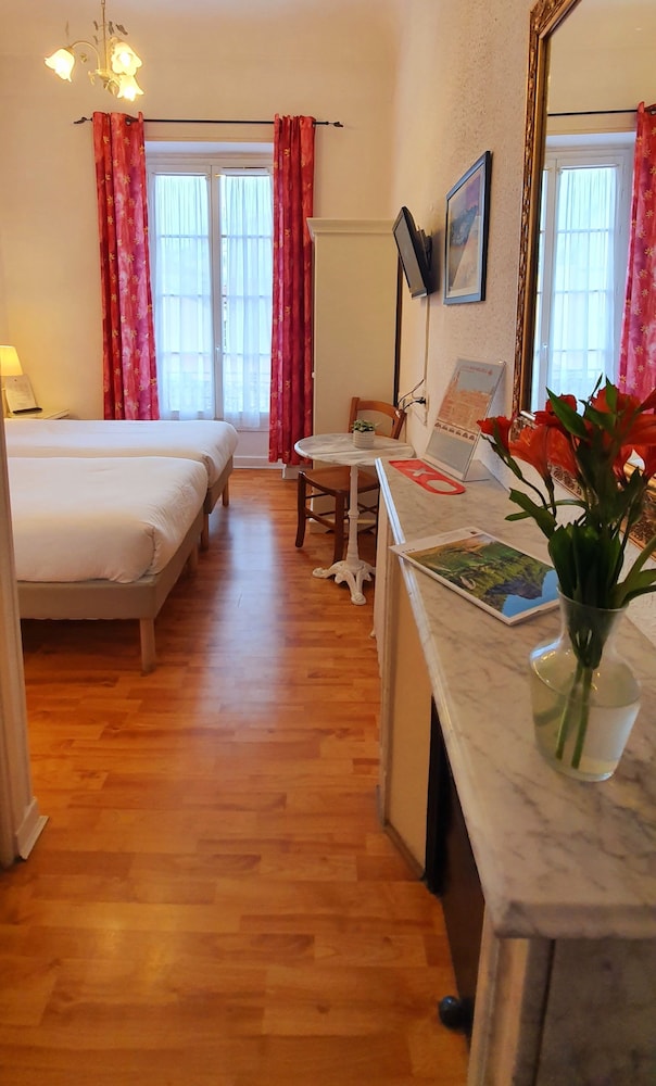 Richelieu Hotel 45/68