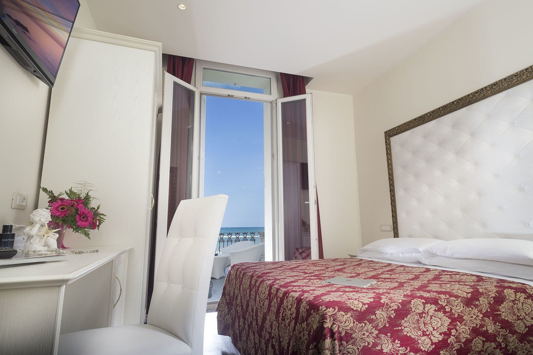 SUPERIOR, DOUBLE OR TWIN BED, SEA VIEW