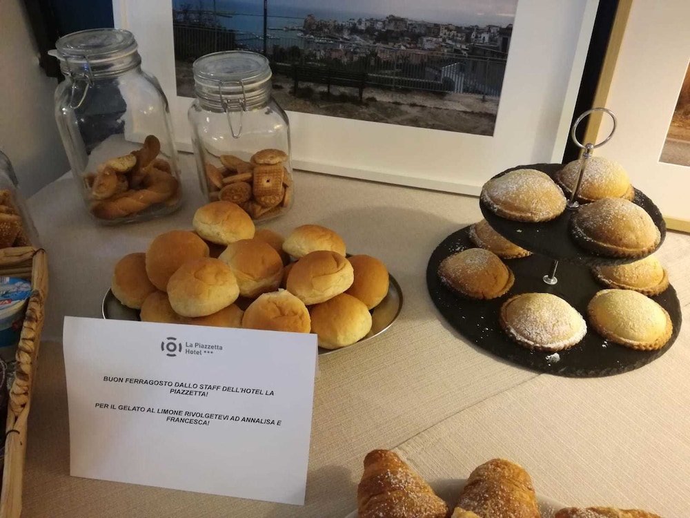 Hotel La Piazzetta 18/50