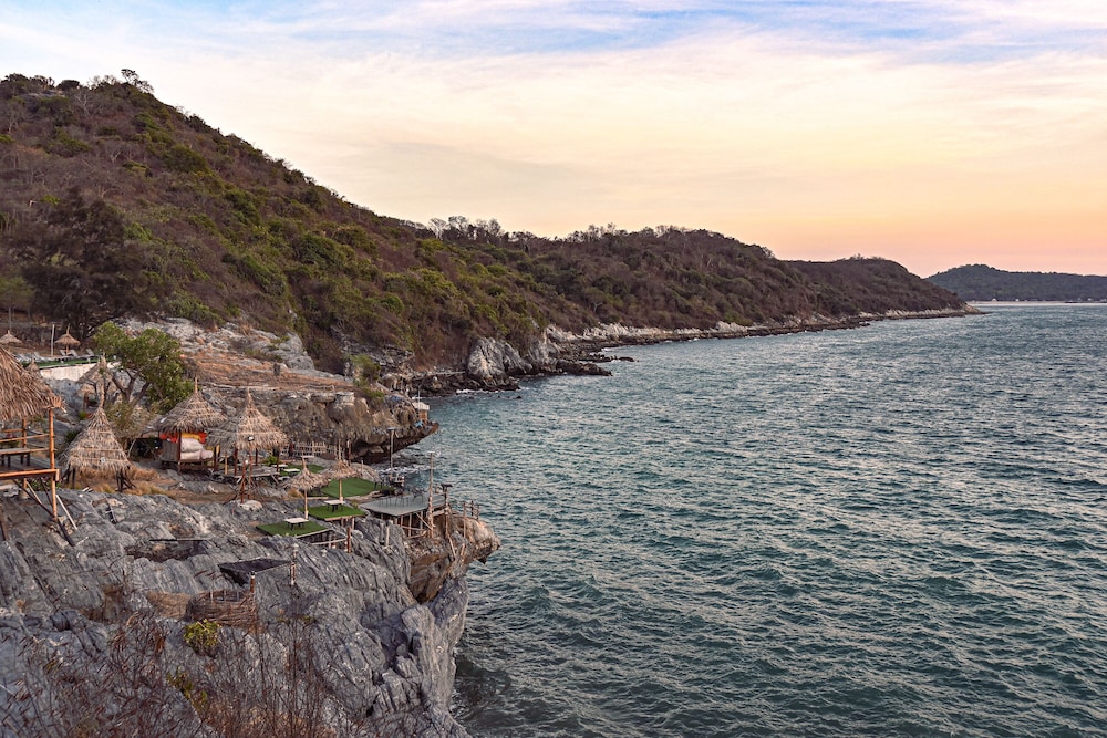 Paree Hut Resort Koh Sichang 31/43