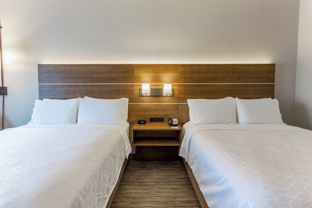 غرفة قياسية بسريرين كوين لذوي الإعاقة، Holiday Inn Express Hotel & Suites O'fallon/Shiloh 2/4