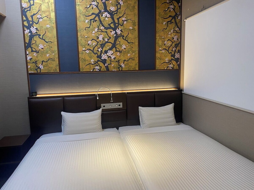 DELUXE, TWIN BEDS