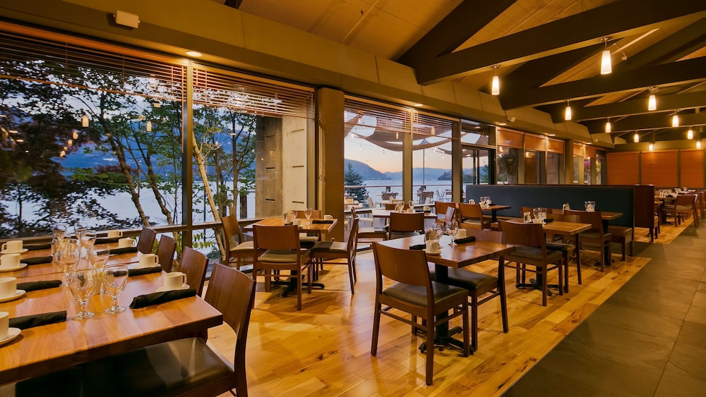 Best Western Plus Hood River Inn 63/80