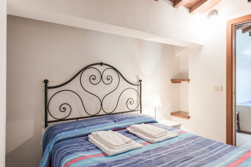 2 BEDROOMS, APARTMENT