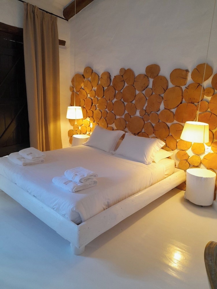 Monastery Estate Guesthouse 15/48