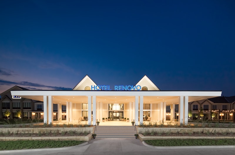 Hotel Renovo Des Moines Urbandale, Tapestry Collection Hilton, IA 2/41