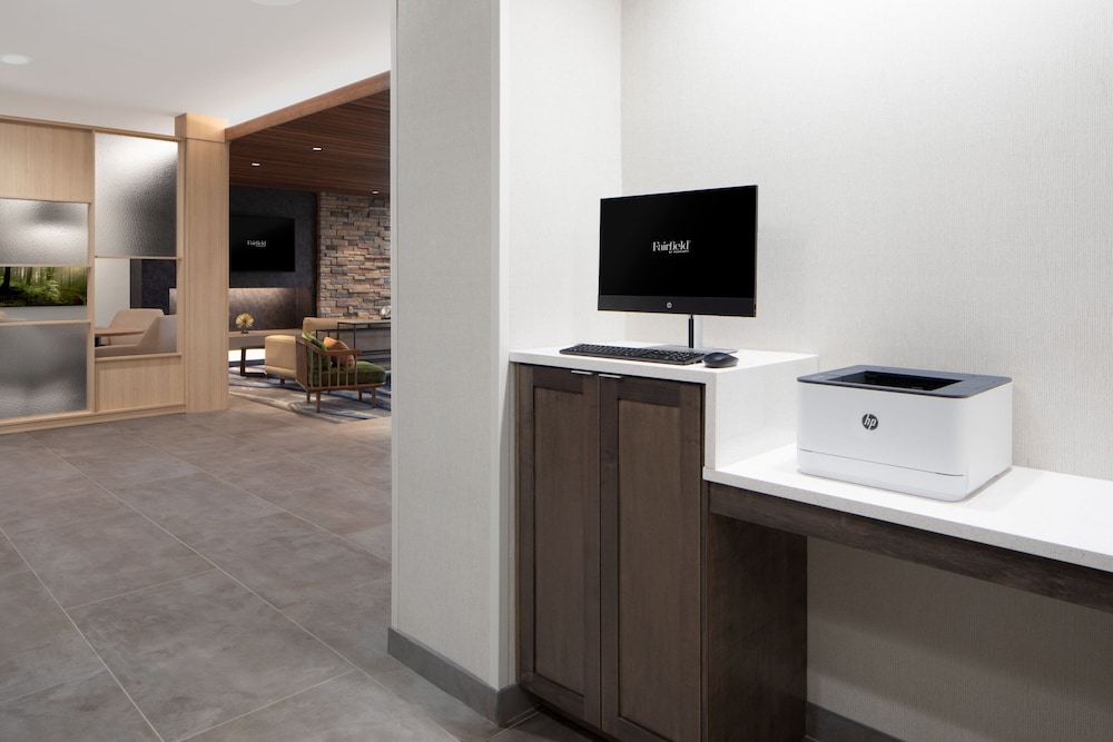 Fairfield by Marriott Inn & Suites Whitsett Greensboro East 17/21