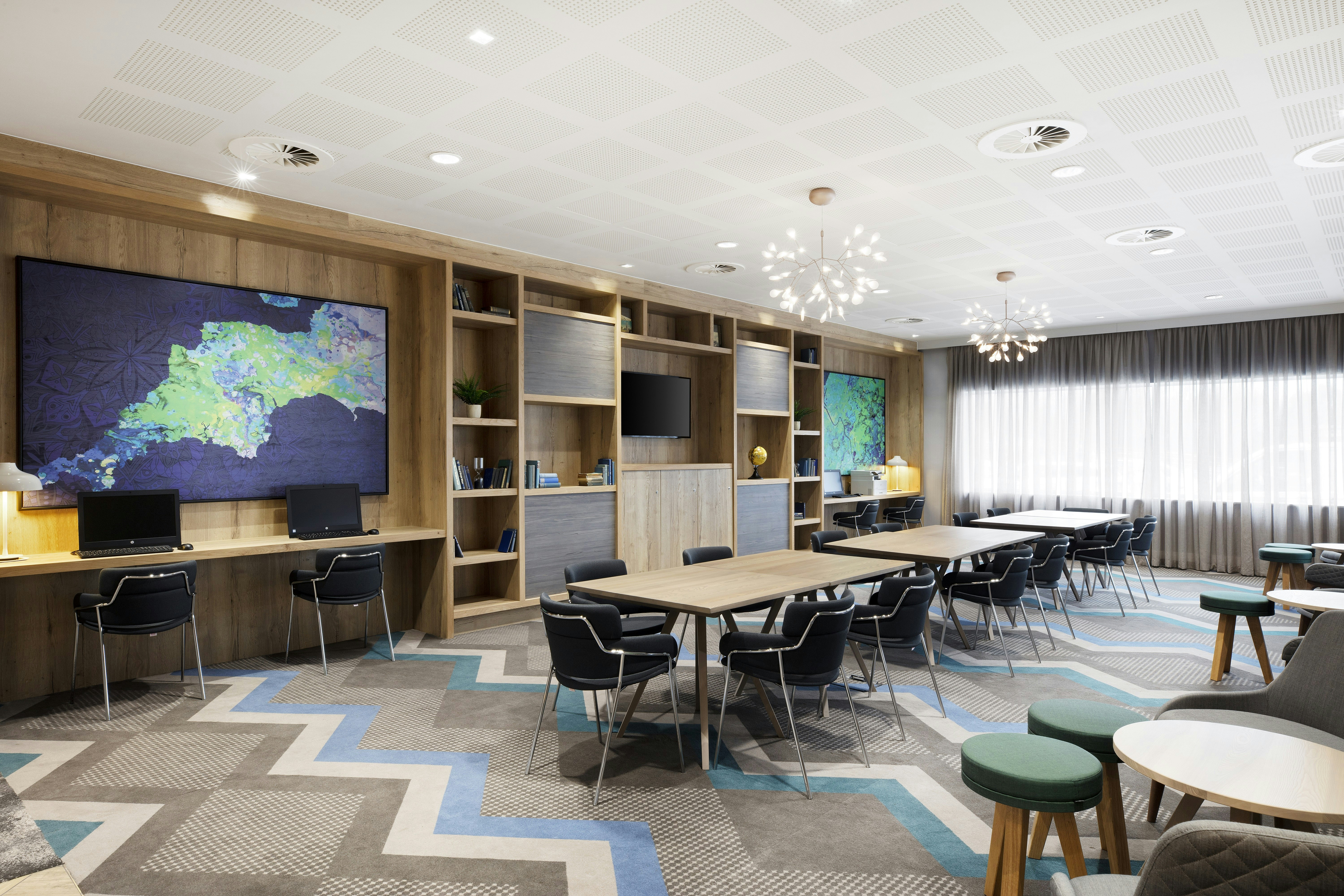 Hampton By Hilton Bristol Airport 45/46