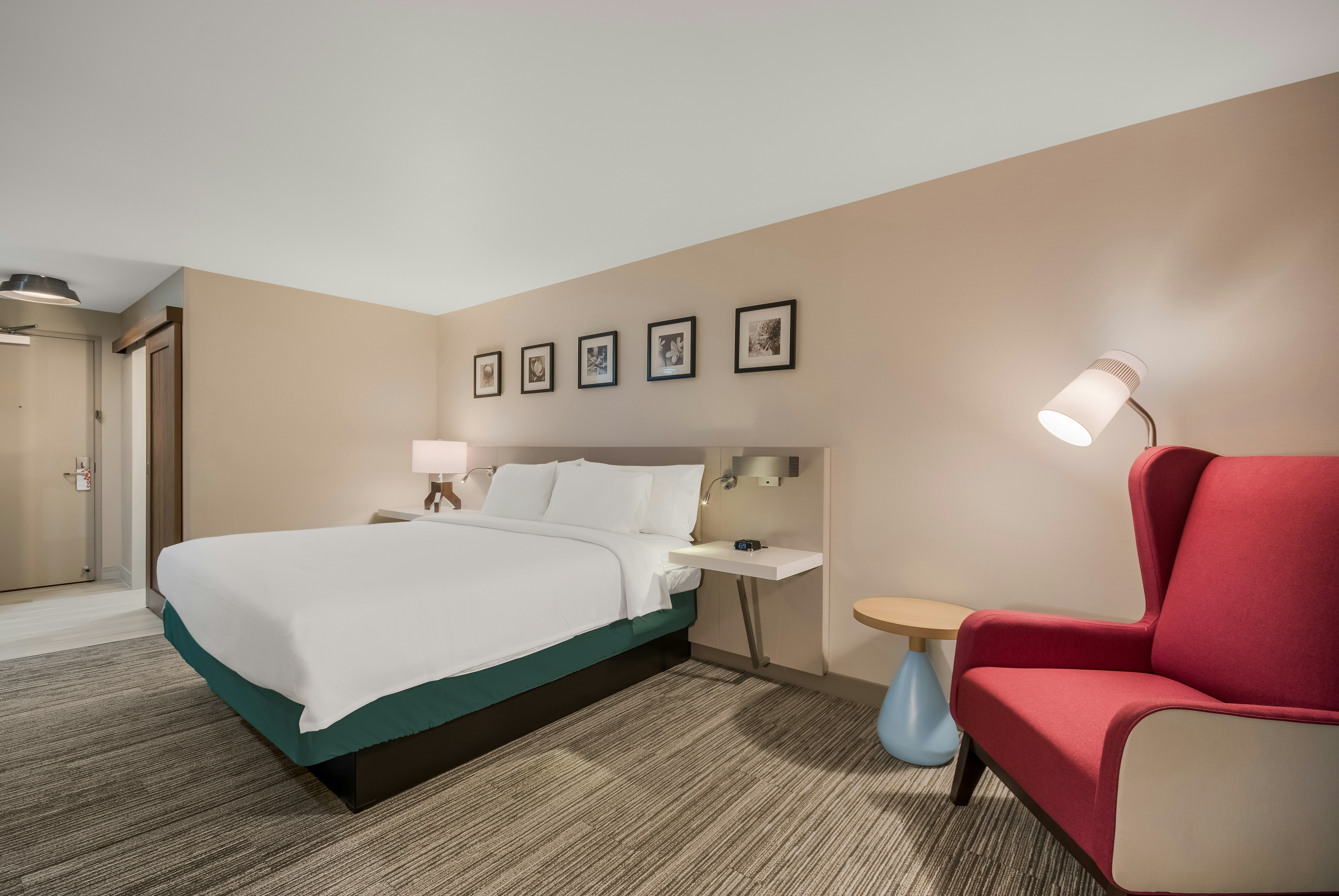 ROOM, KING BED, ACCESSIBLE