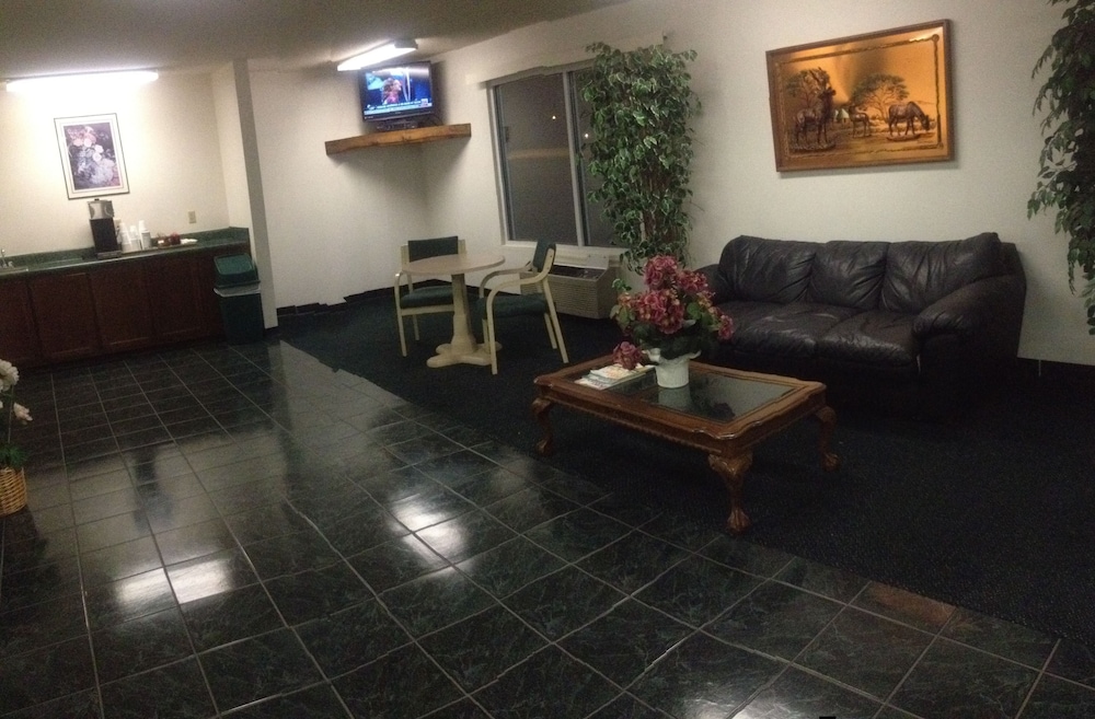 Garden Inn & Suites 37/53