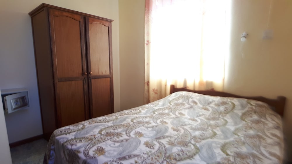 Allamanda Studios And Apartments 9/44