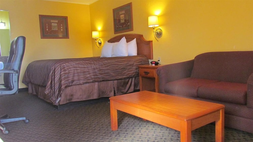 Xecutive Inn and Suites 17/37