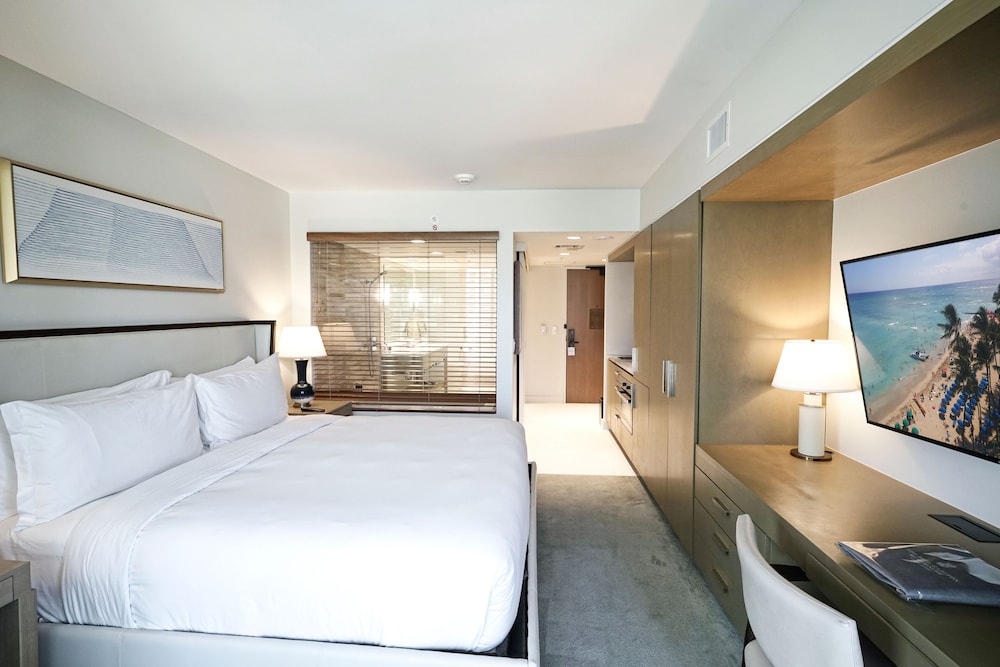 Real Select at the Ritz Carlton Residences, Waikiki Beach 12/50