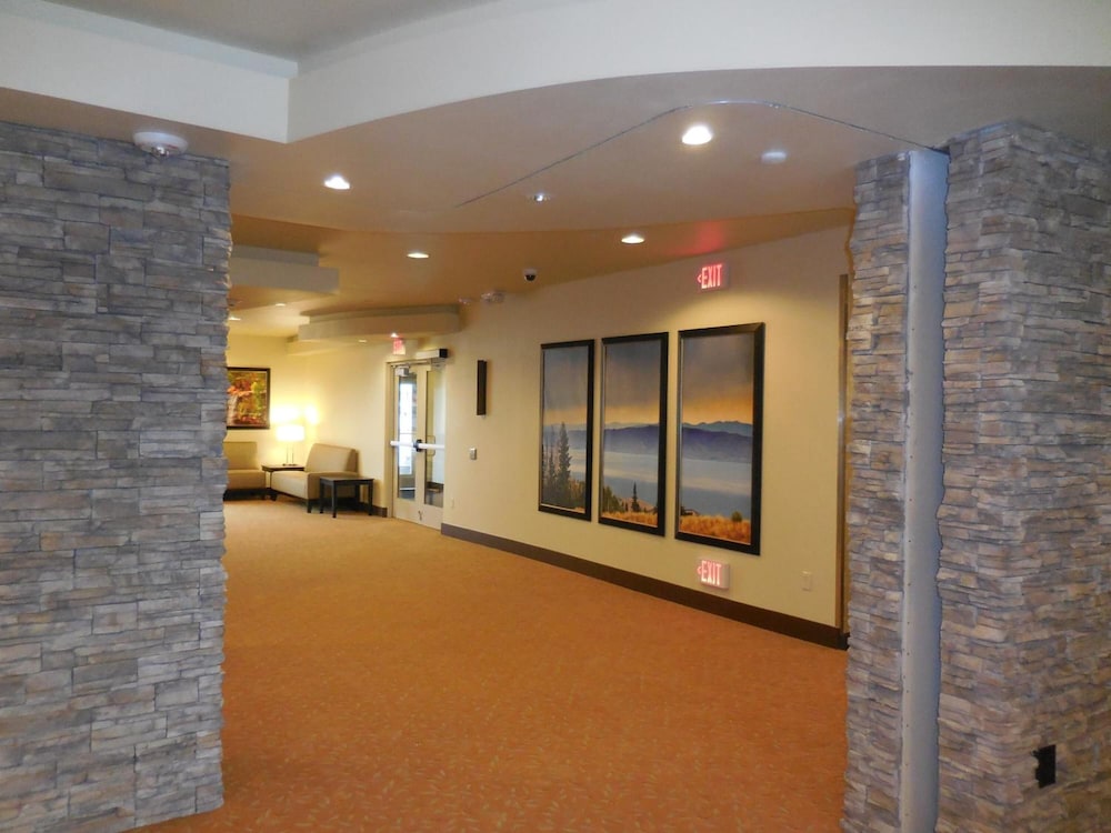 Ledgestone Hotel Billings 34/69