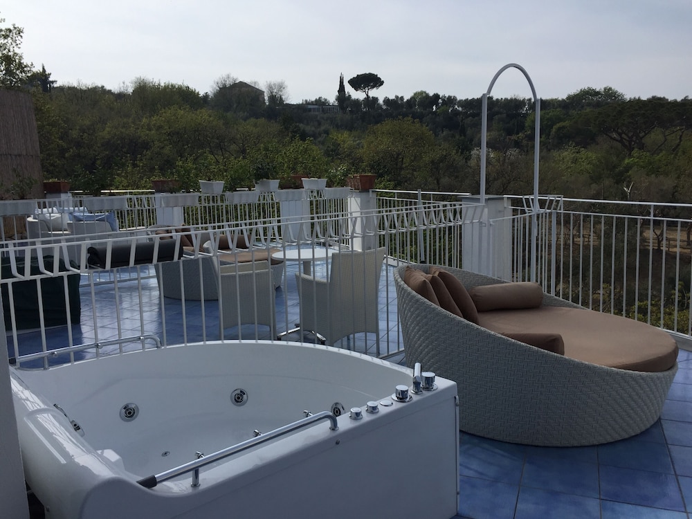 Boutique Hotel Helios - Adults Only 61/74