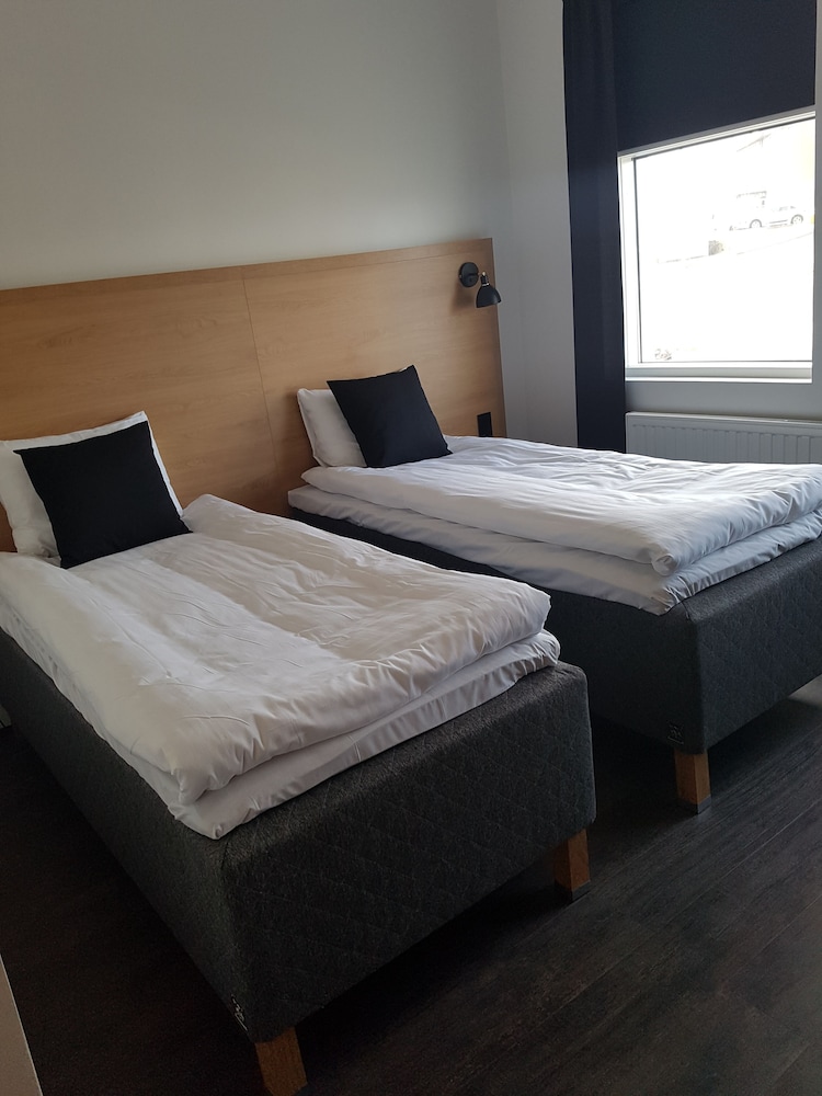 201 Hotel 9/50