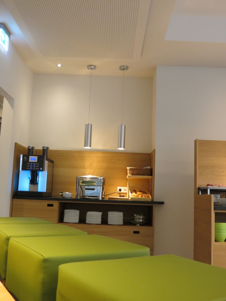 Hotel Neuthor 15/50