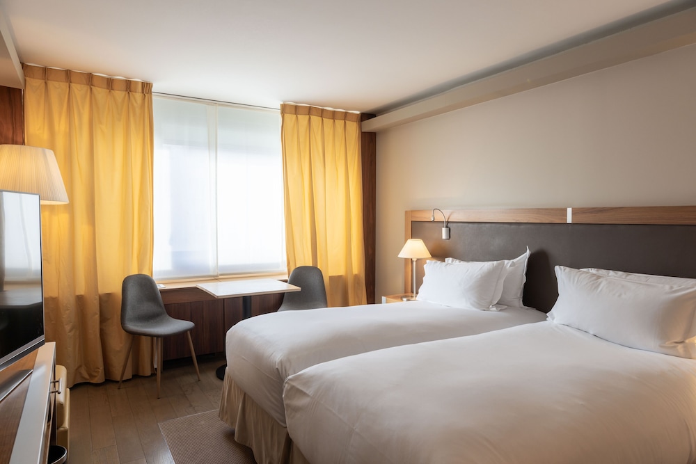 SUPERIOR, TWIN BEDS