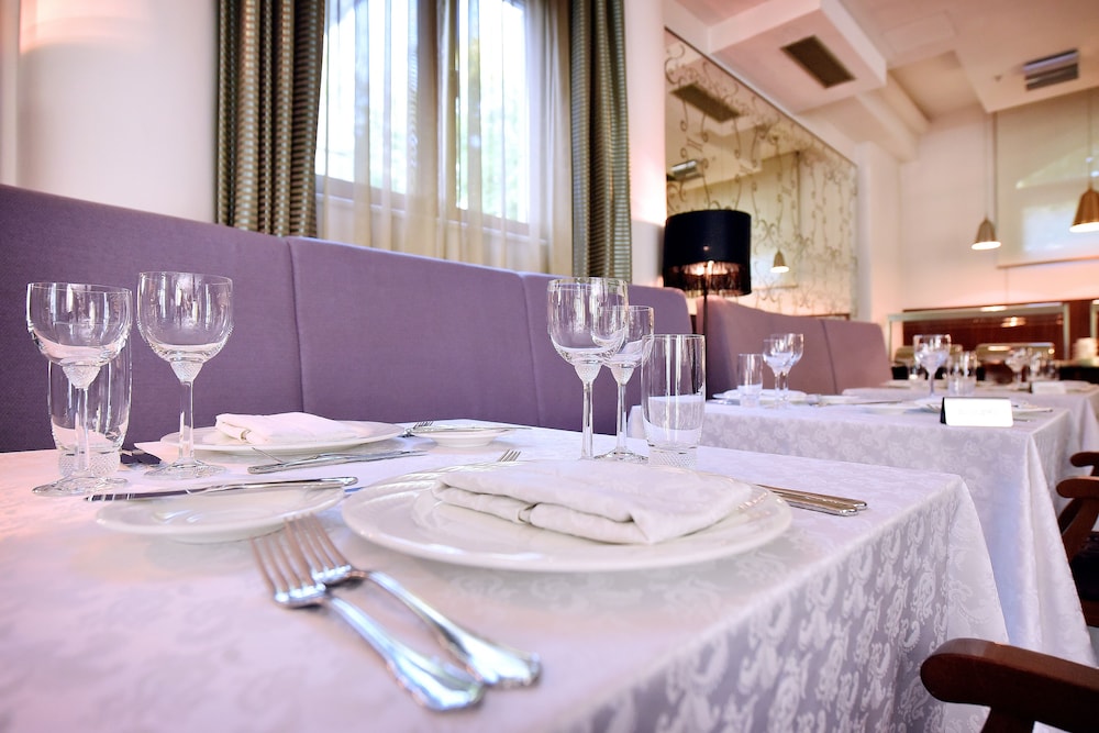 Ziya Hotel 54/67