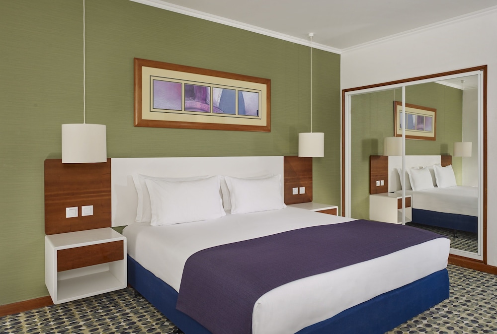 Casa de Sada Algarve Beach Resort, Curio Collection by Hilton 5/27