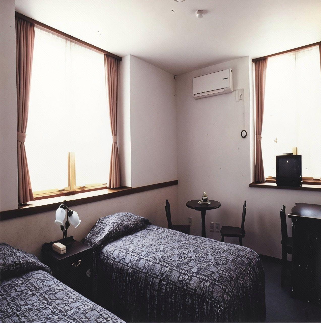 Petit Hotel Se Bon 6/24