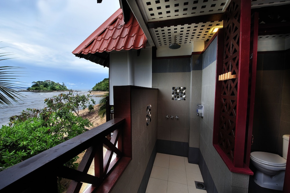 Paya Beach Spa and Dive Resort 1/50