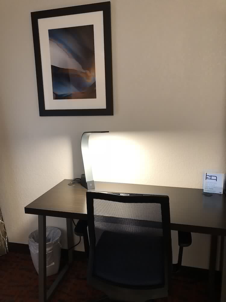 Holiday Inn Express Metropolis 40/43
