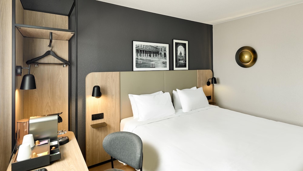Campanile Saint Quentin En Yvelines 24/50