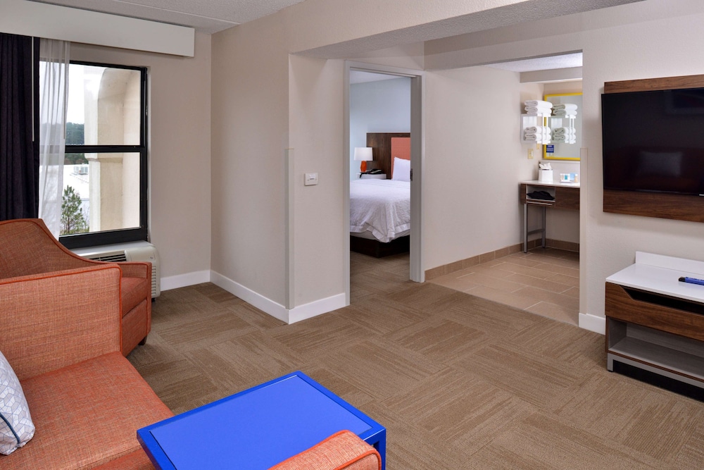 Hampton Inn Henderson 33/38