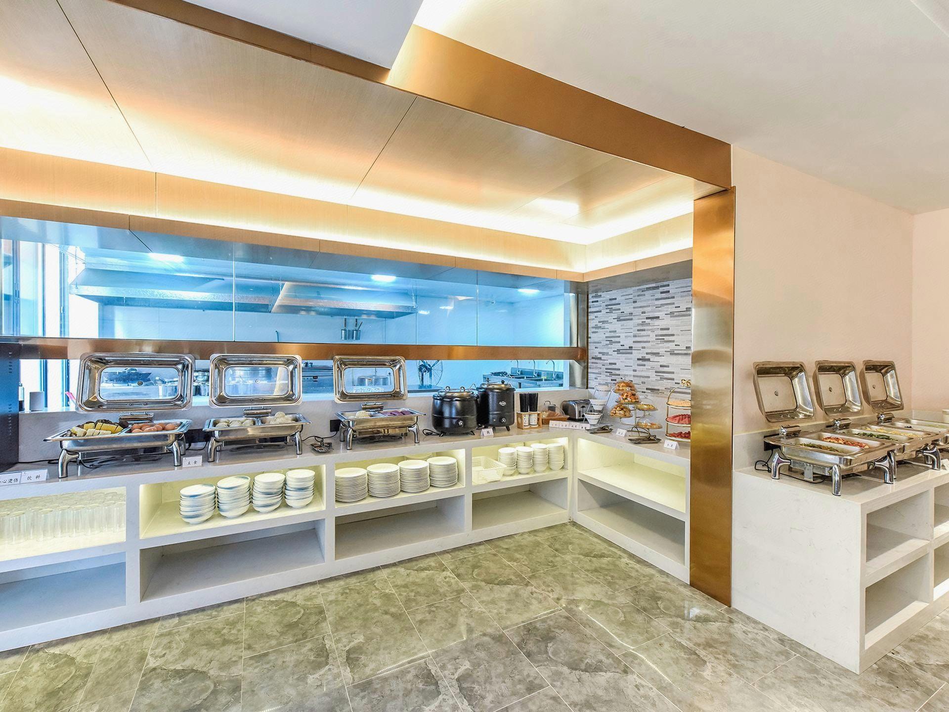 Lifeng Hotel (Chongqing Bishan Light Rail Station Store) 8/31