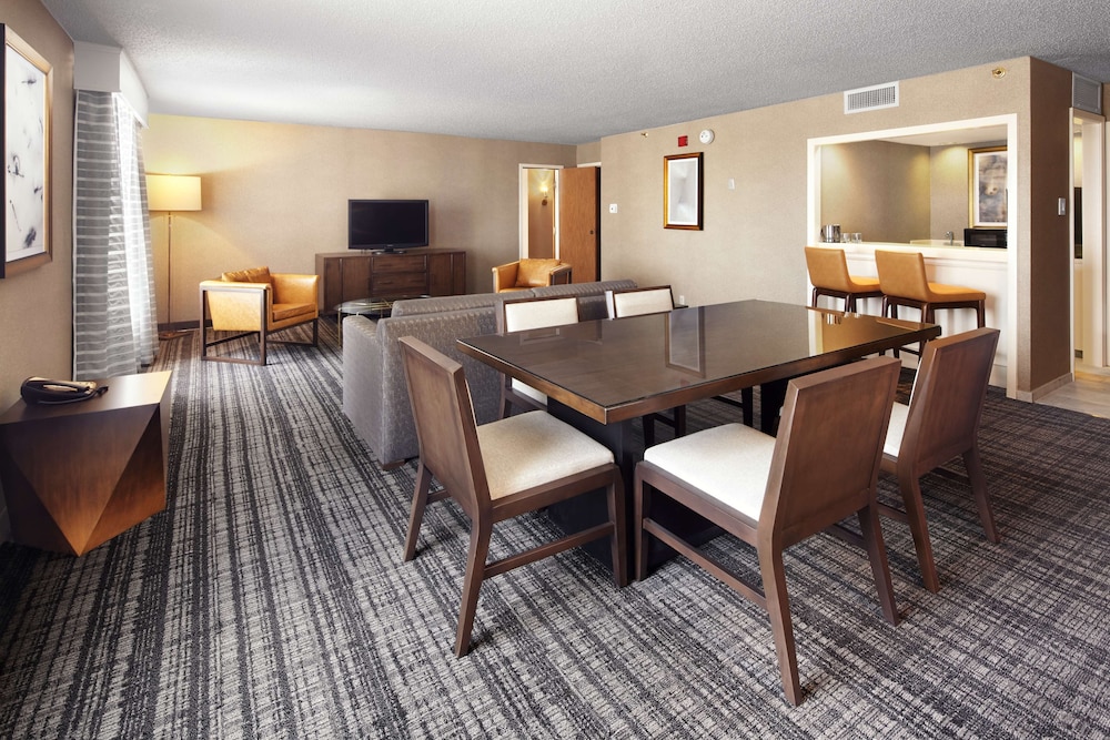 DoubleTree by Hilton Hotel Dallas Near the Galleria 44/48
