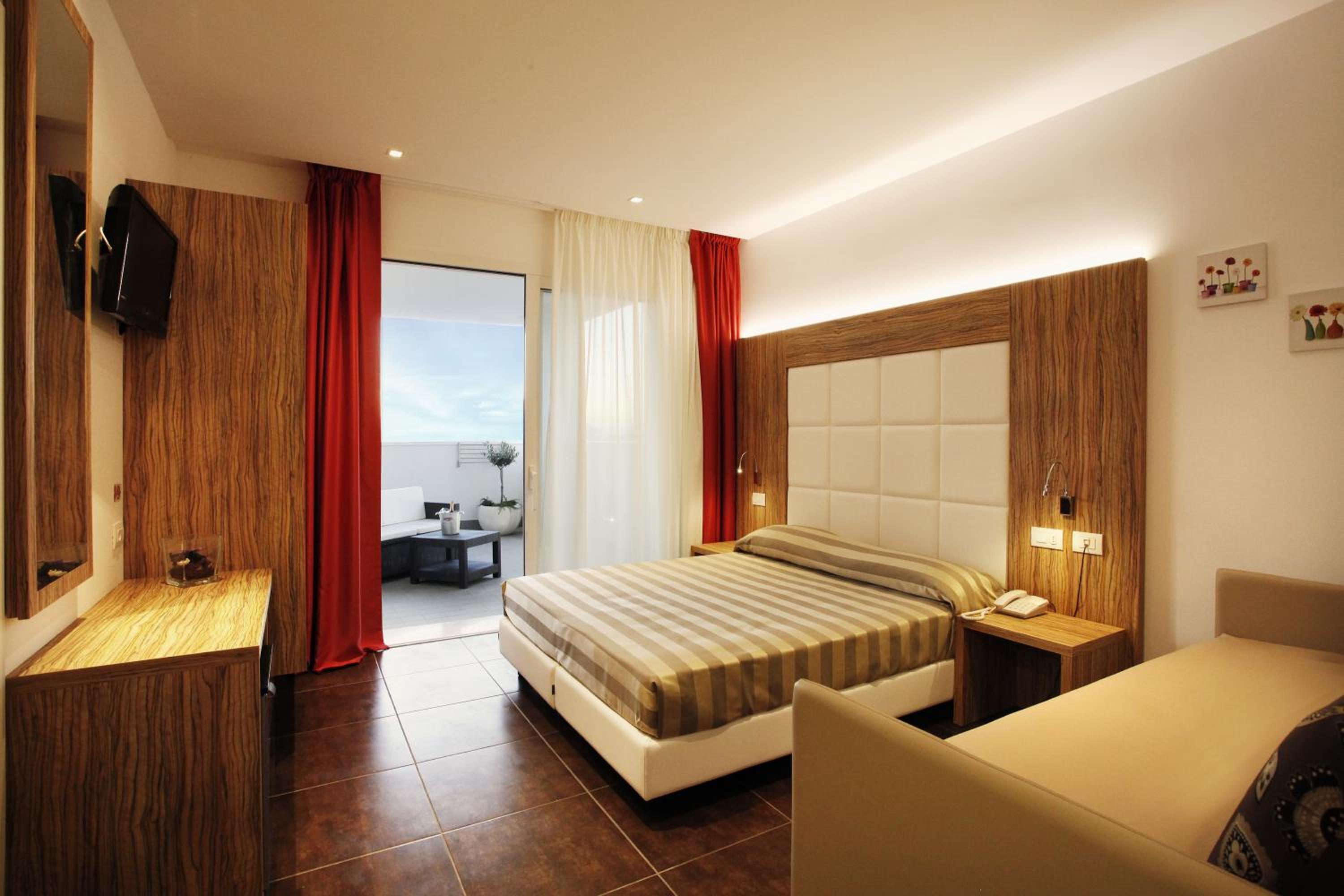 Room, Quadruple