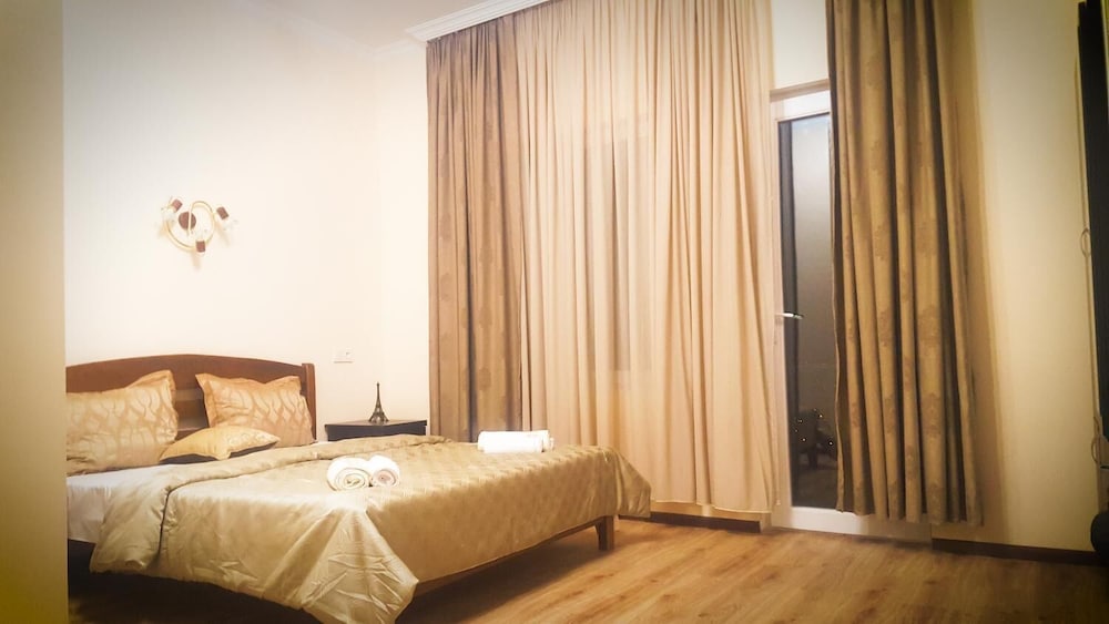 Upstairs Hotel Tbilisi 4/35