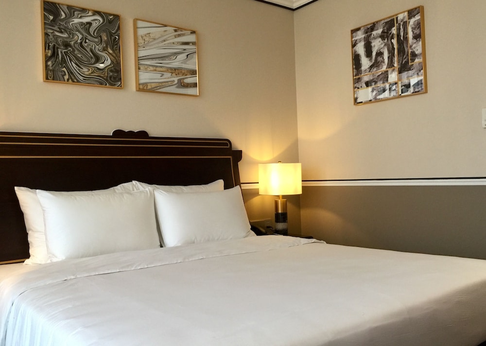 Hotel Du Monde Art 30/49
