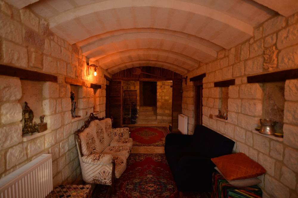 The Cave House 31/38