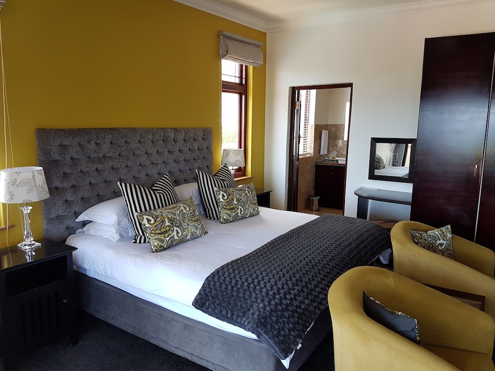 Maartens Guesthouse 14/37
