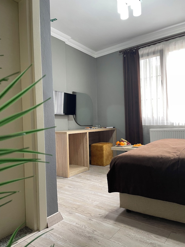 Pugari Otel 27/40