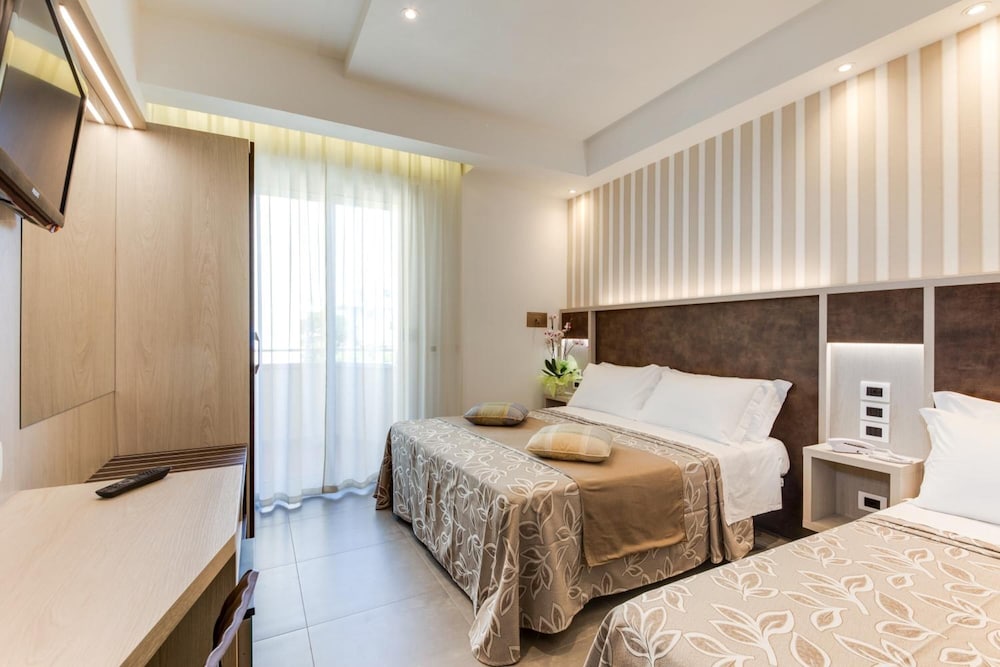 Hotel Cavour 5/30