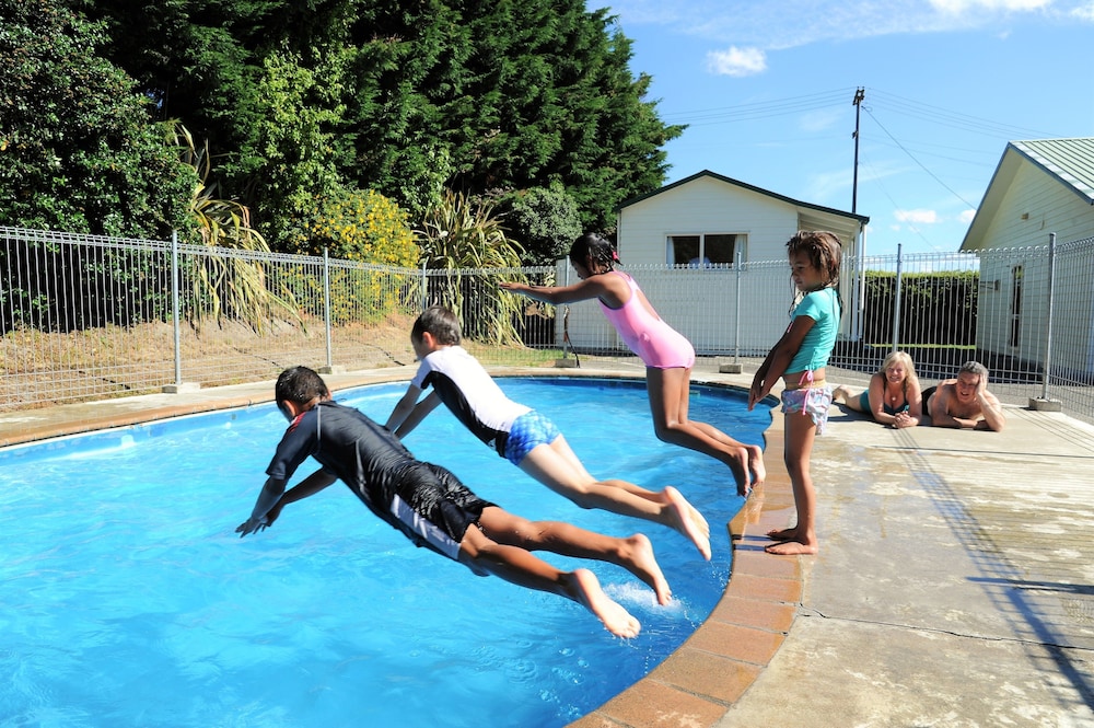 Blenheim TOP 10 Holiday Park 46/56