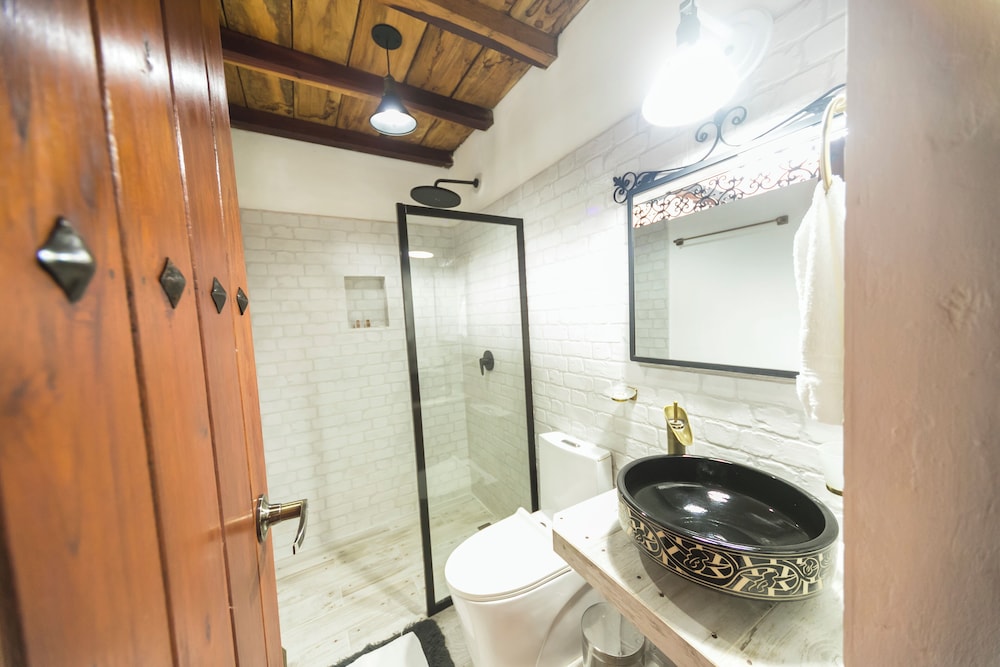 BOHEMIA HOTEL BOUTIQUE 43/50